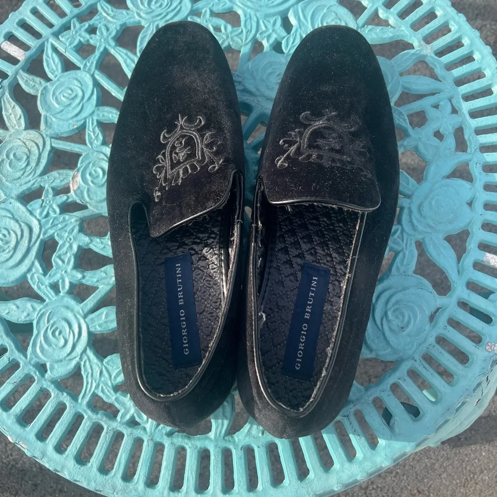 Giorgio Brutini velvet loafers